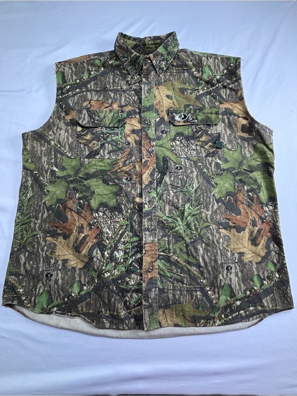 Men's Sleeveless Camo Button-Up Hunting Shirt - Realtree Pattern M559